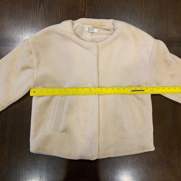 IVIVI Faux Fur 100% Polyester Size: S - Picture 6 of 7